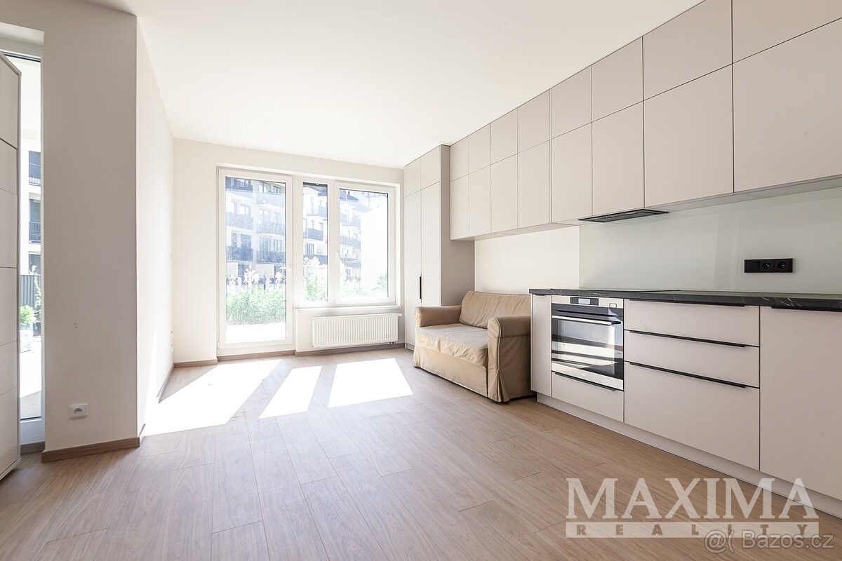 Prodej byt 1+kk - Praha, 100 00, 32 m²