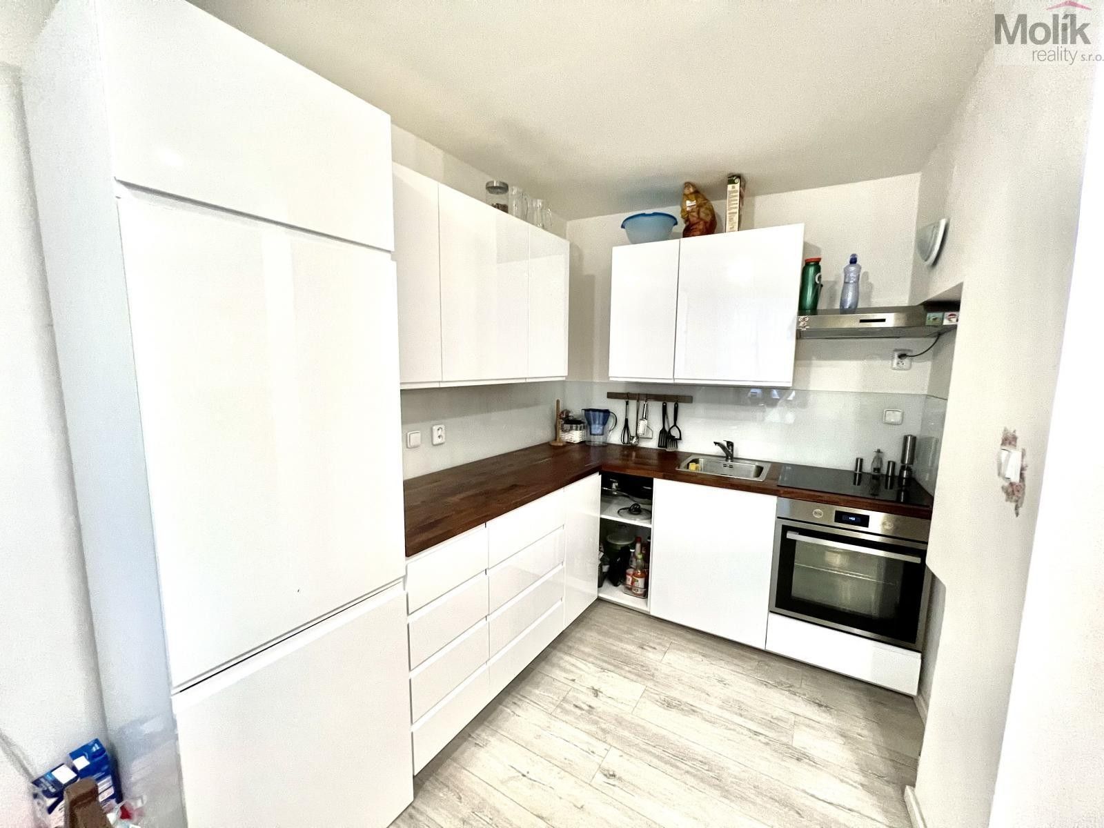 Prodej dům - Žižkovo náměstí, Žatec, 180 m²