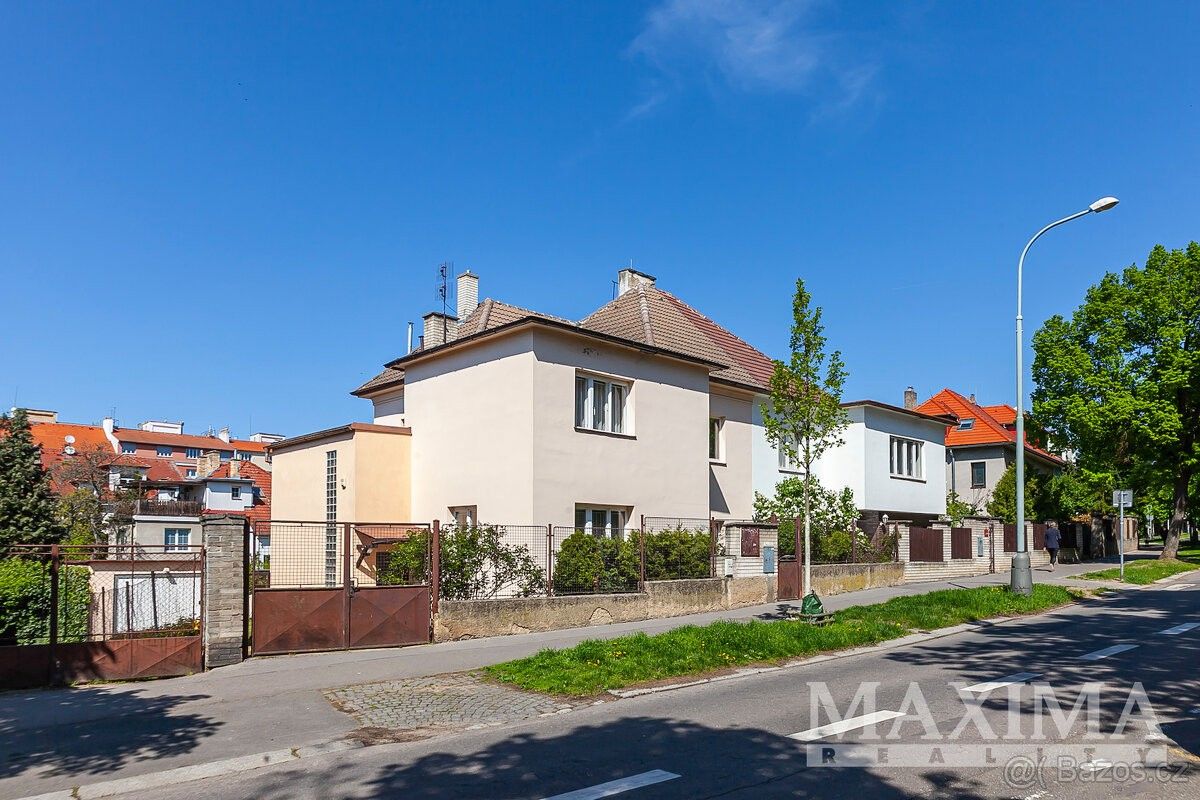 Ostatní, Praha, 100 00, 608 m²