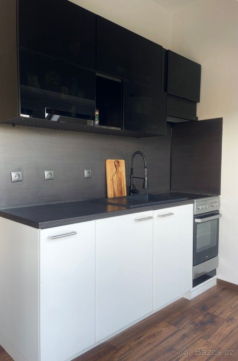 Pronájem byt 1+kk - Praha, 106 00, 73 m²