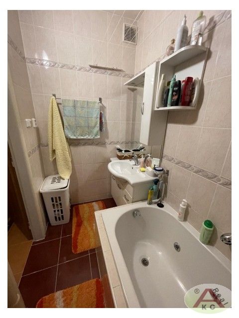 Pronájem byt 3+1 - Nad ostrovem, Praha, 67 m²