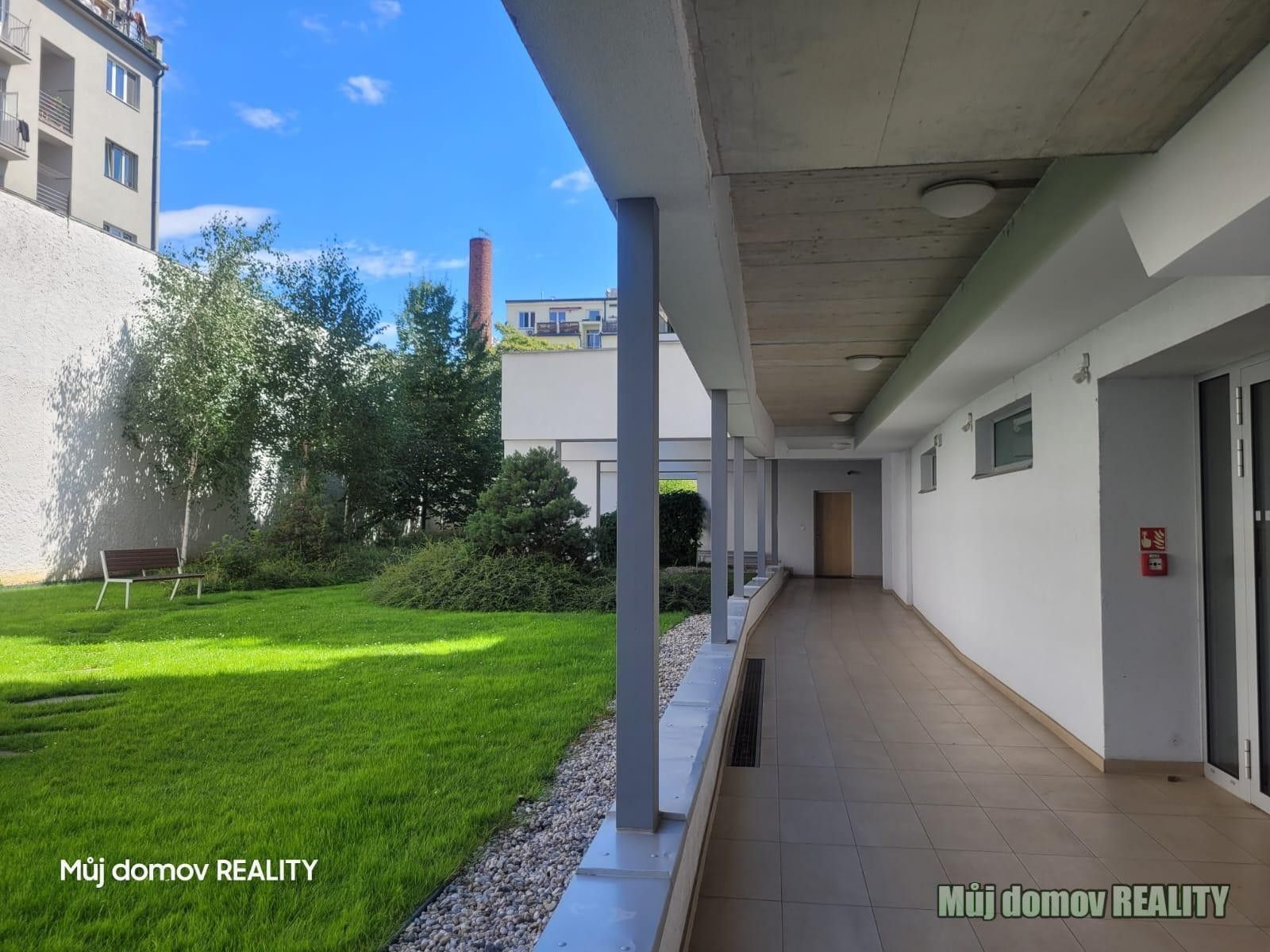 2+kk, Komunardů, Praha, 60 m²
