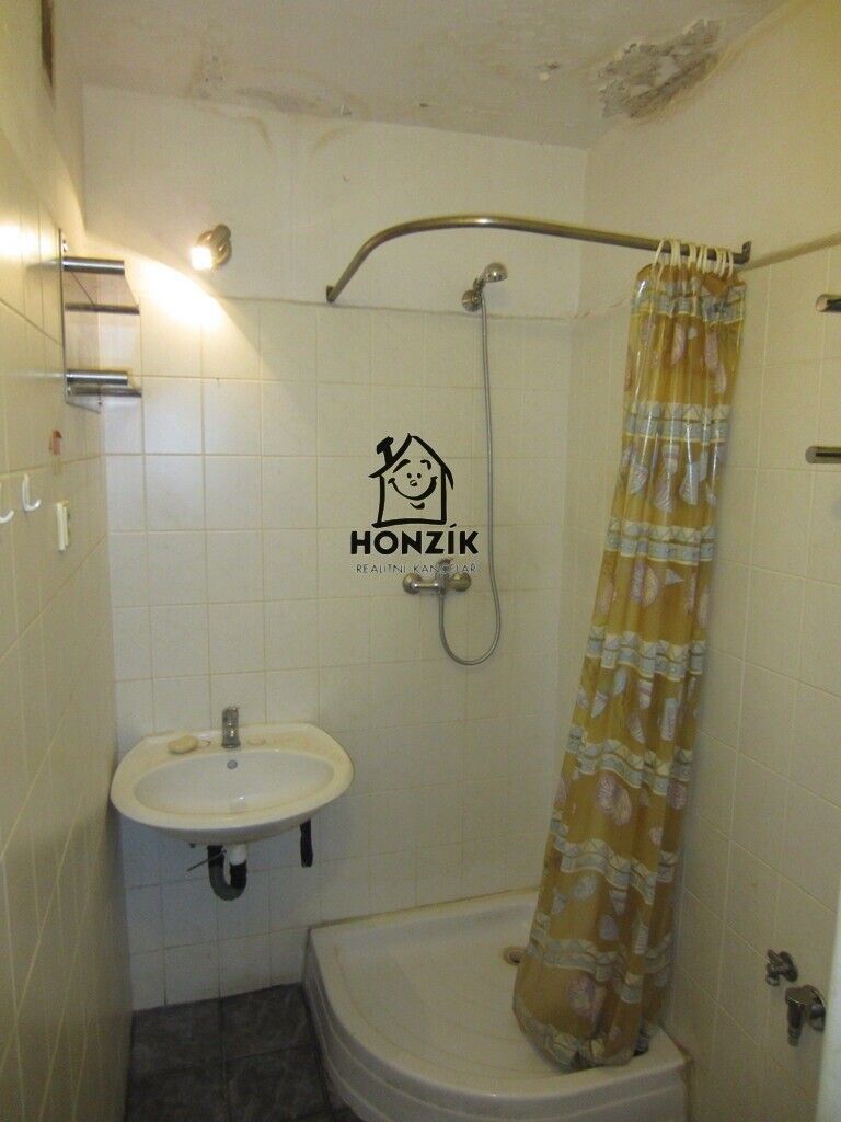 Prodej byt 1+1 - Jabloňová, Praha, 33 m²