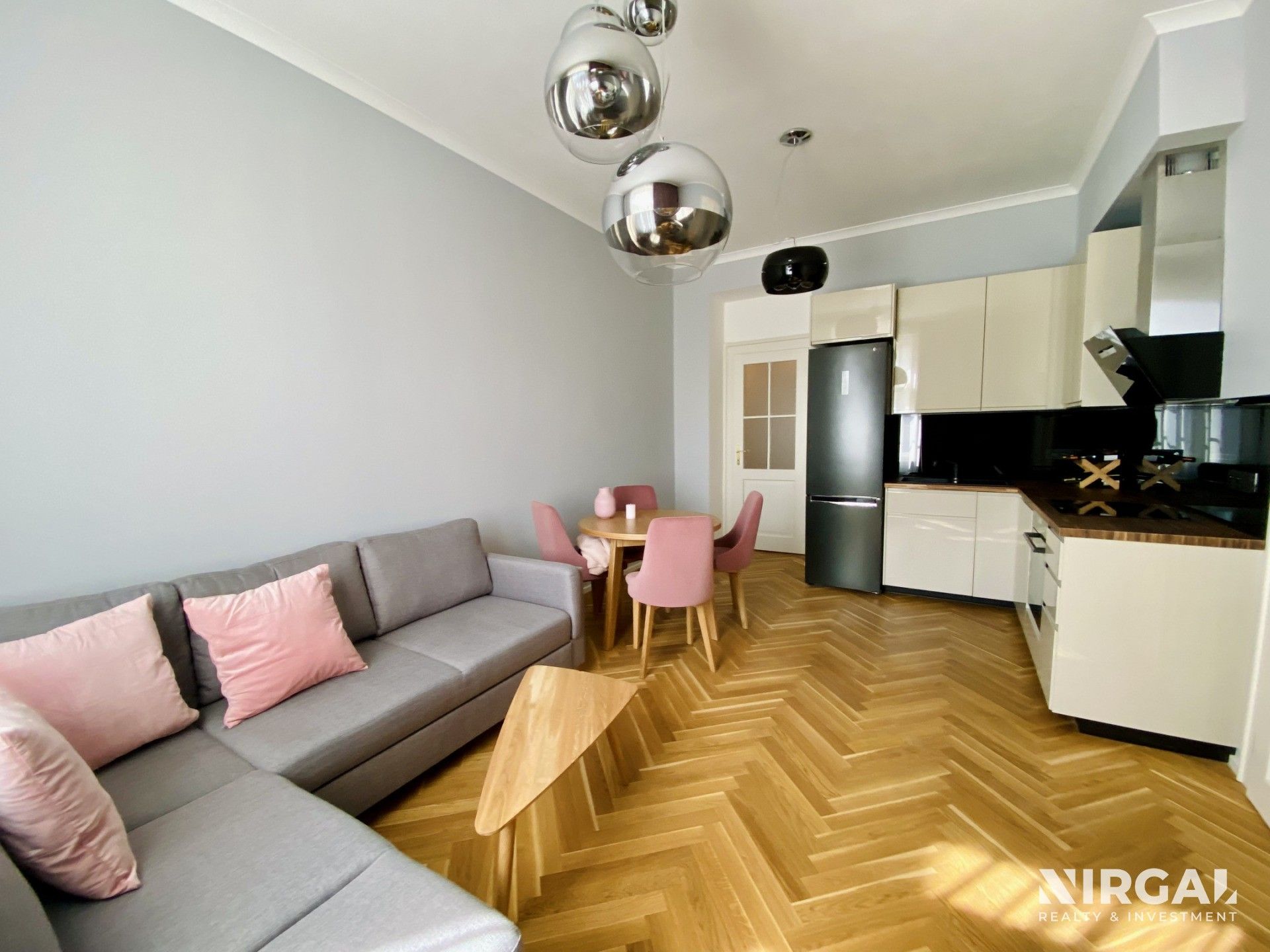 Pronájem byt 2+kk - Čs. armády, Praha, 53 m²