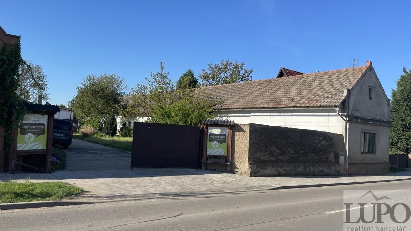 Prodej rodinný dům - Semice, 220 m²