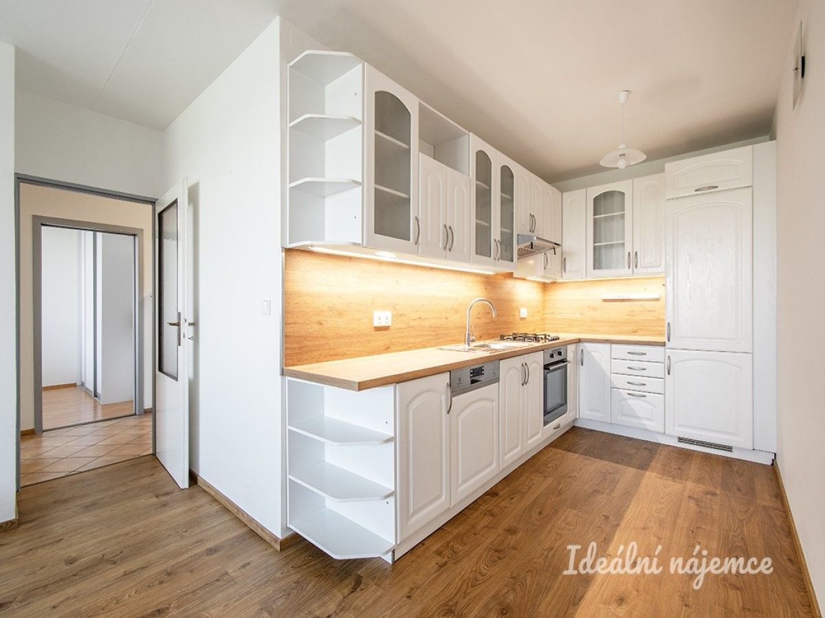 3+kk, V jezírkách, Praha, 63 m²