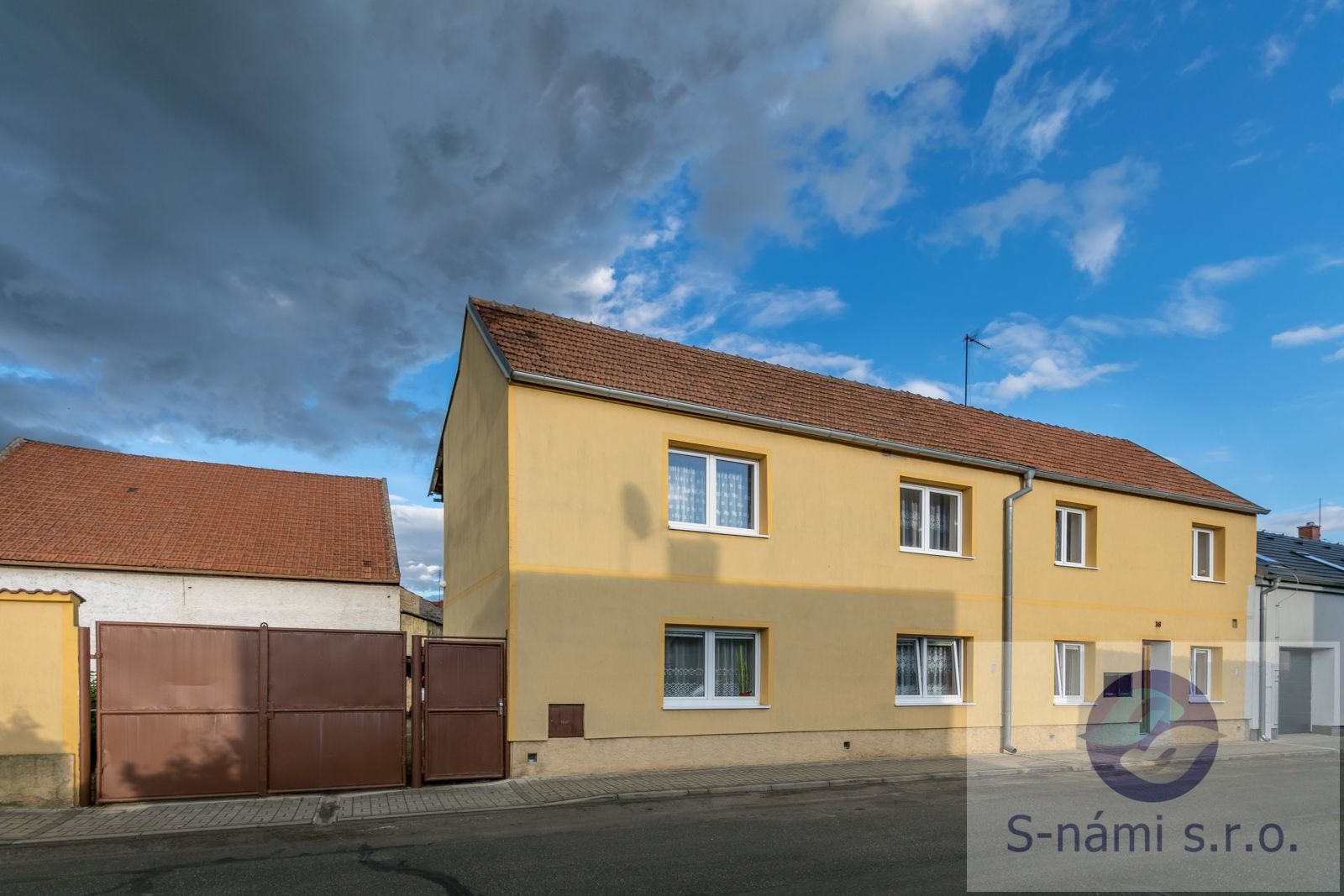 Rodinné domy, K Přívozu, Dobříň, 320 m²