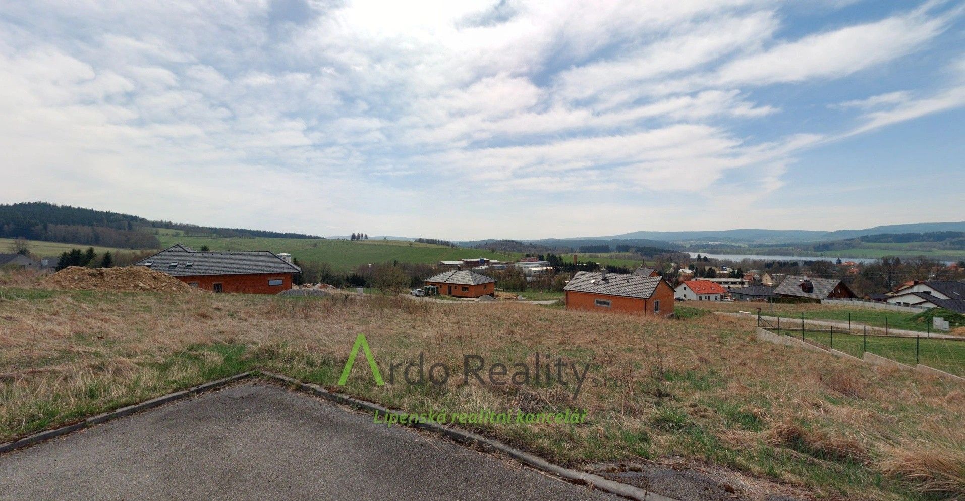 Prodej pozemek pro bydlení - Nad Hřištěm, Horní Planá, 690 m²