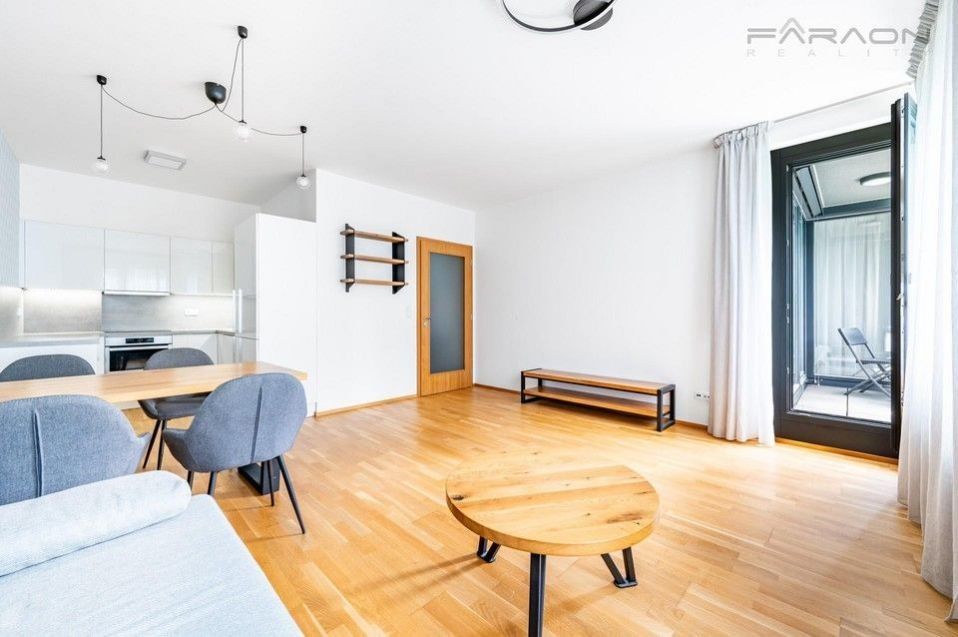 Pronájem byt 3+kk - U průhonu, Praha, 75 m²