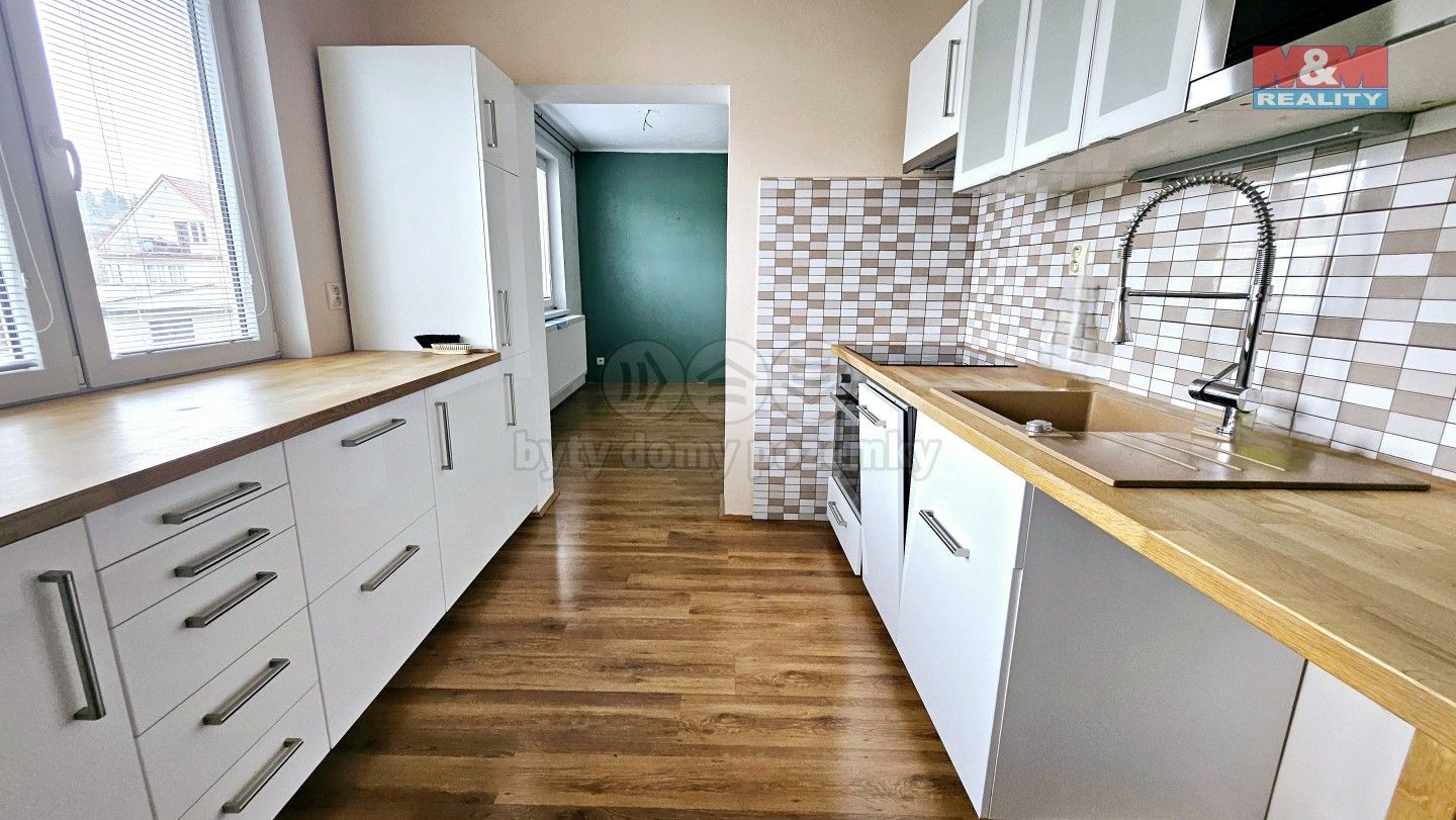4+1, V zahrádce, Bernartice, 77 m²
