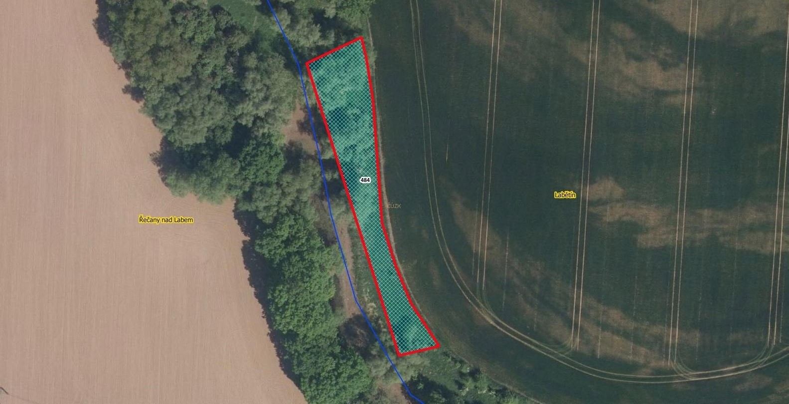 Louky, Labětín, Řečany nad Labem, 1 494 m²