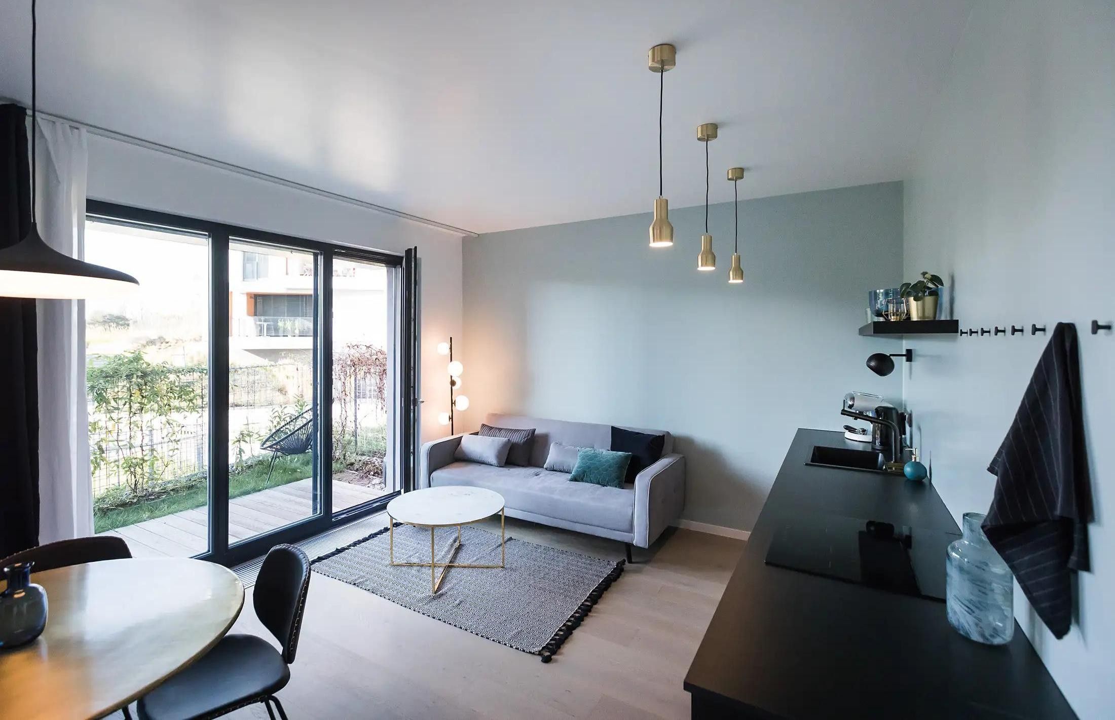 Pronájem byt 1+kk - Menclova 2468/18, Praha, 43 m²