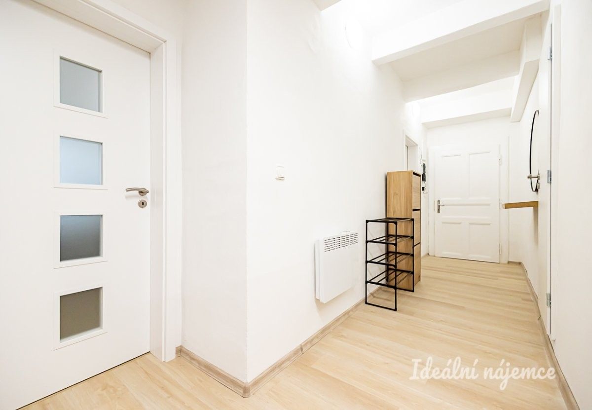 Pronájem byt 2+1 - Vosmíkových, Praha, 55 m²