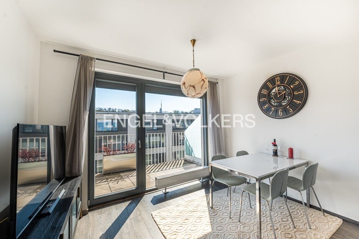 3+kk, Sokolovská, Praha, 79 m²
