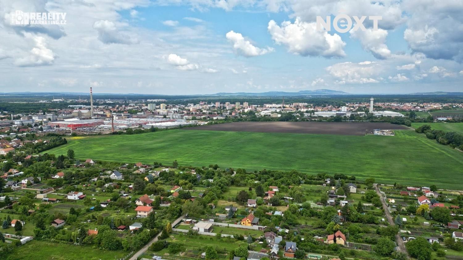 Zahrady, Břeclav, 1 402 m²