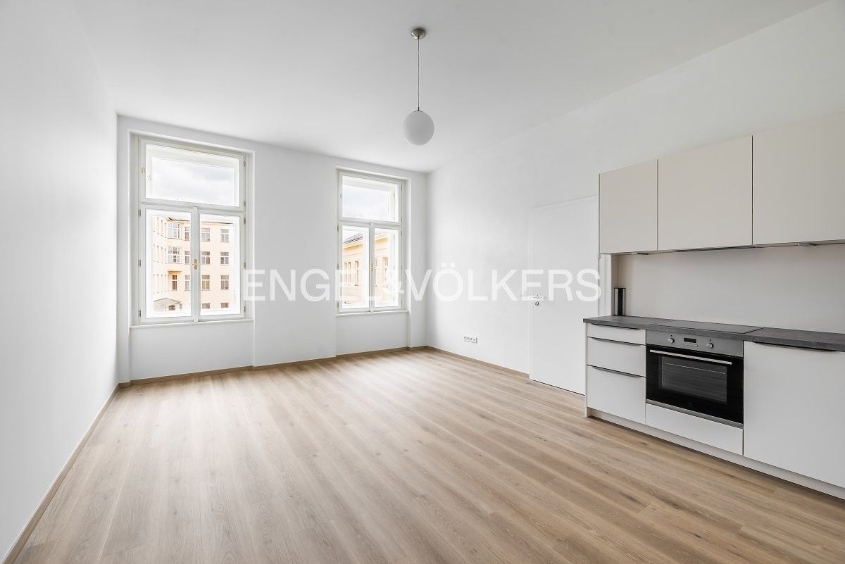 2+kk, Václavské náměstí, Praha, 50 m²