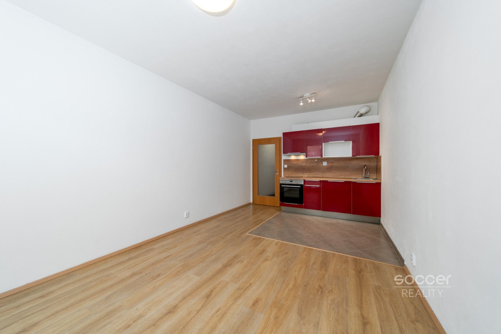 1+kk, Hornoměcholupská, Praha, 26 m²