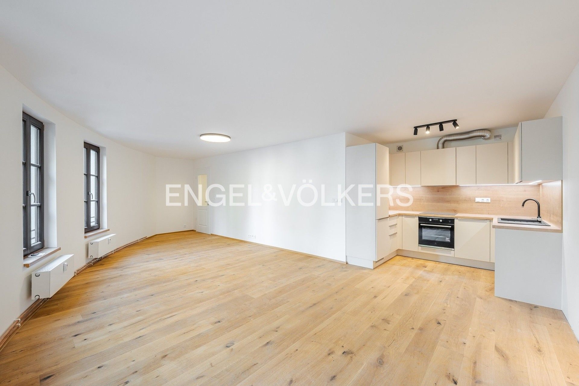2+kk, Donská, Praha, 80 m²