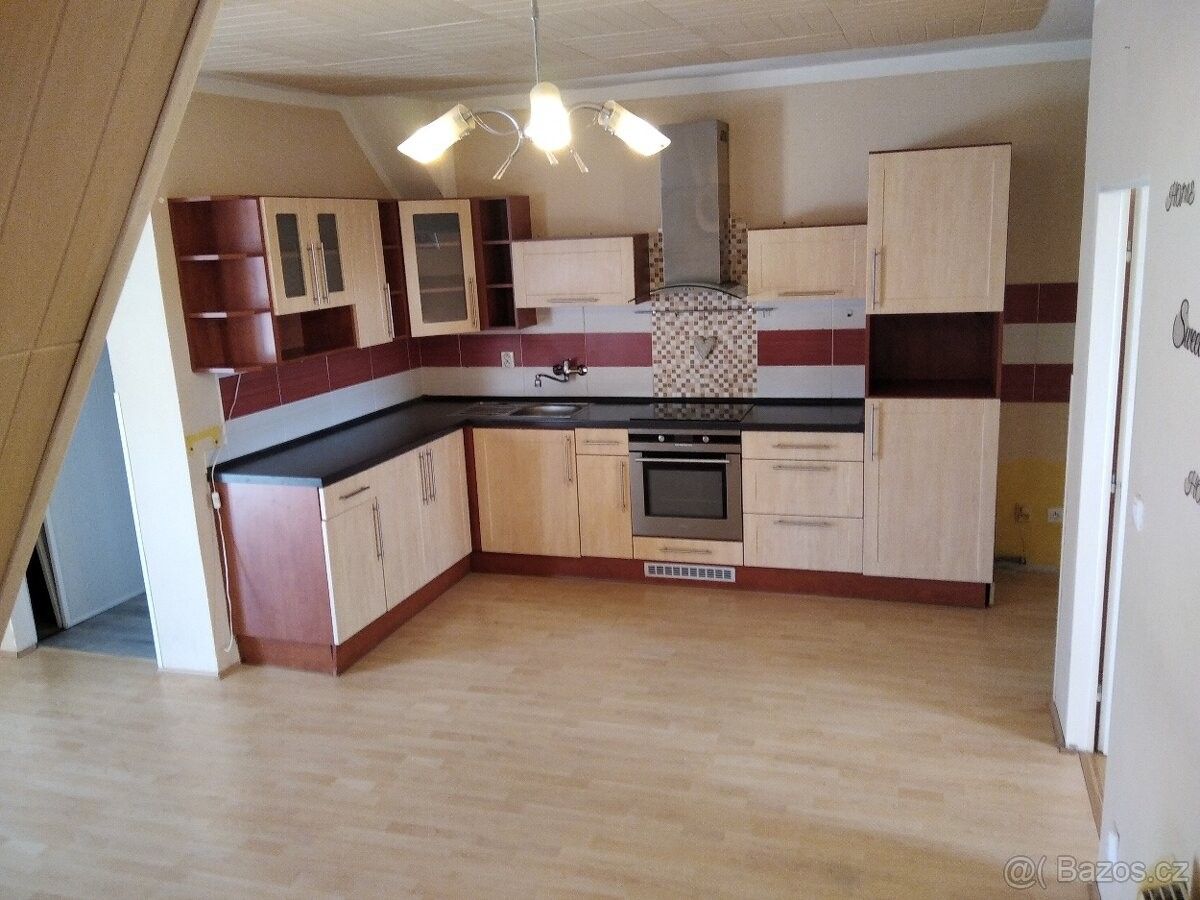 3+1, Karlovy Vary, 360 17, 120 m²