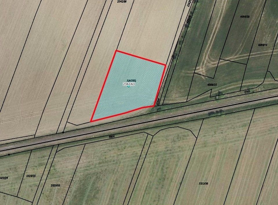 Zemědělské pozemky, Holice, 1 774 m²
