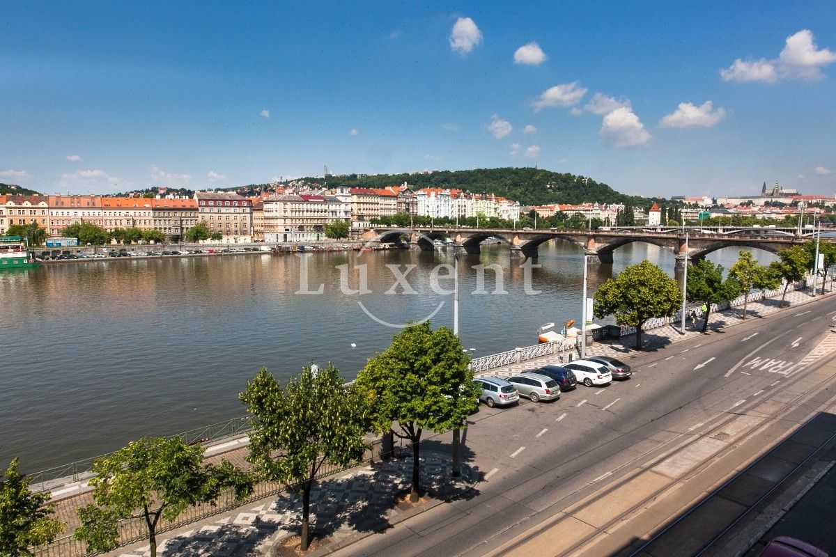 6+kk a více, Rašínovo nábřeží, Praha, 200 m²