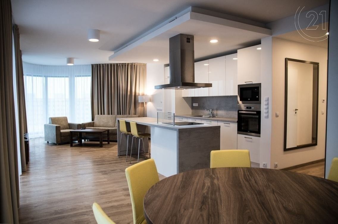 3+kk, Mukařovského, Praha, 119 m²
