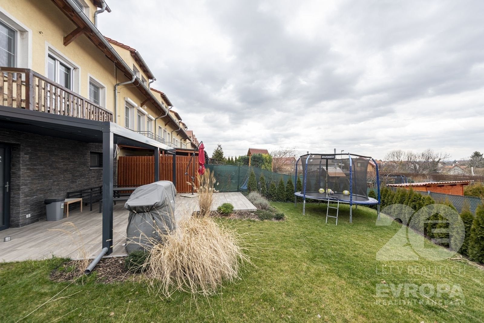 Prodej rodinný dům - Trnková, Postřižín, 216 m²