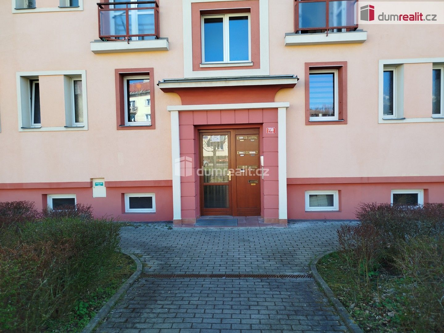 Pronájem byt 2+1 - Hlavní třída, Ostrov, 61 m²