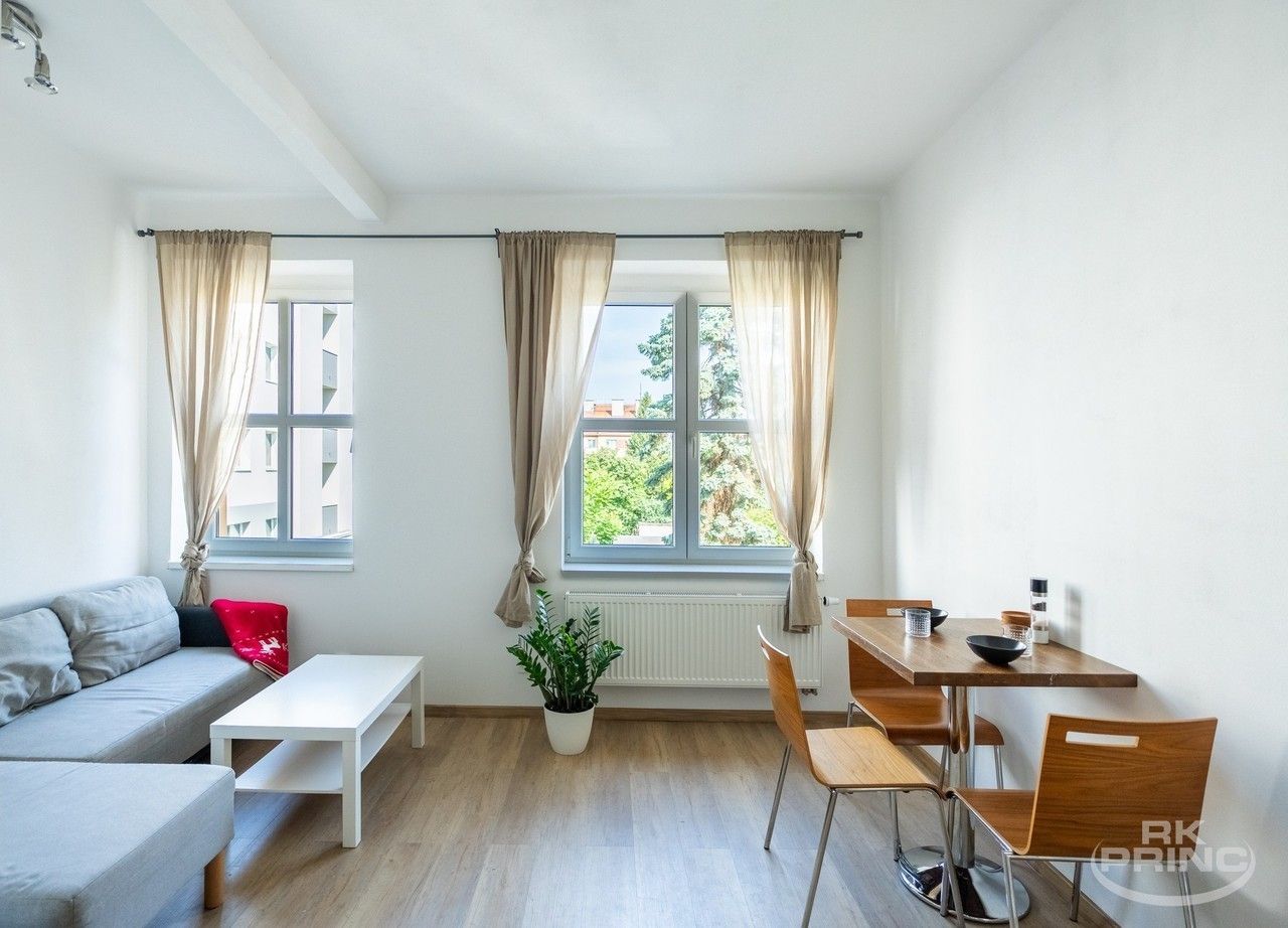 2+kk, U Svépomoci, Praha, 56 m²