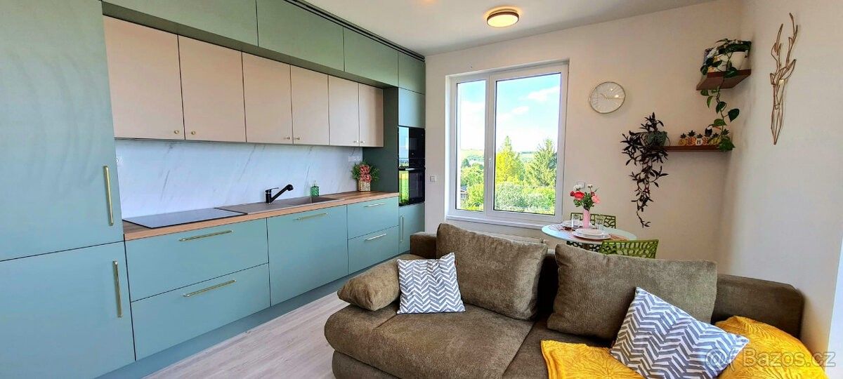 2+kk, Praha, 182 00, 52 m²