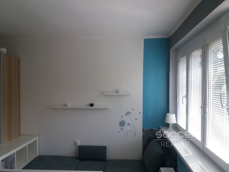 Pronájem byt 1+kk - Obětí 6. května, Praha, 32 m²