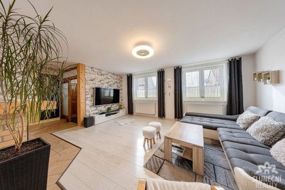 Prodej dům - Uherské Hradiště, 686 01, 251 m²