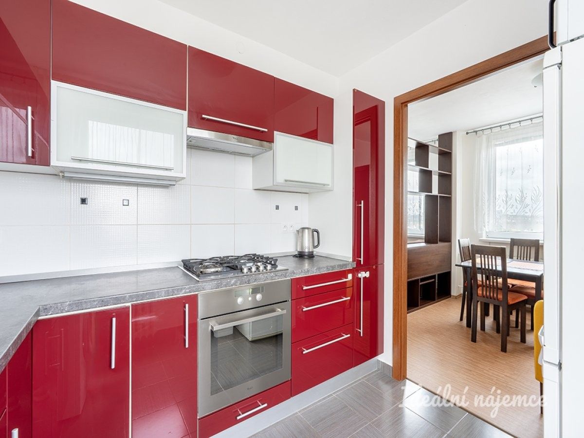 Pronájem byt 2+1 - Pod strání, Praha, 57 m²