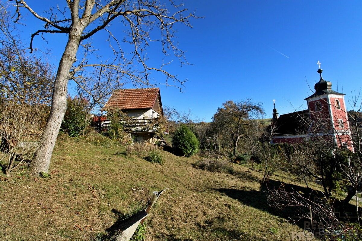 Zahrady, Dolní Lhota u Luhačovic, 763 23, 898 m²