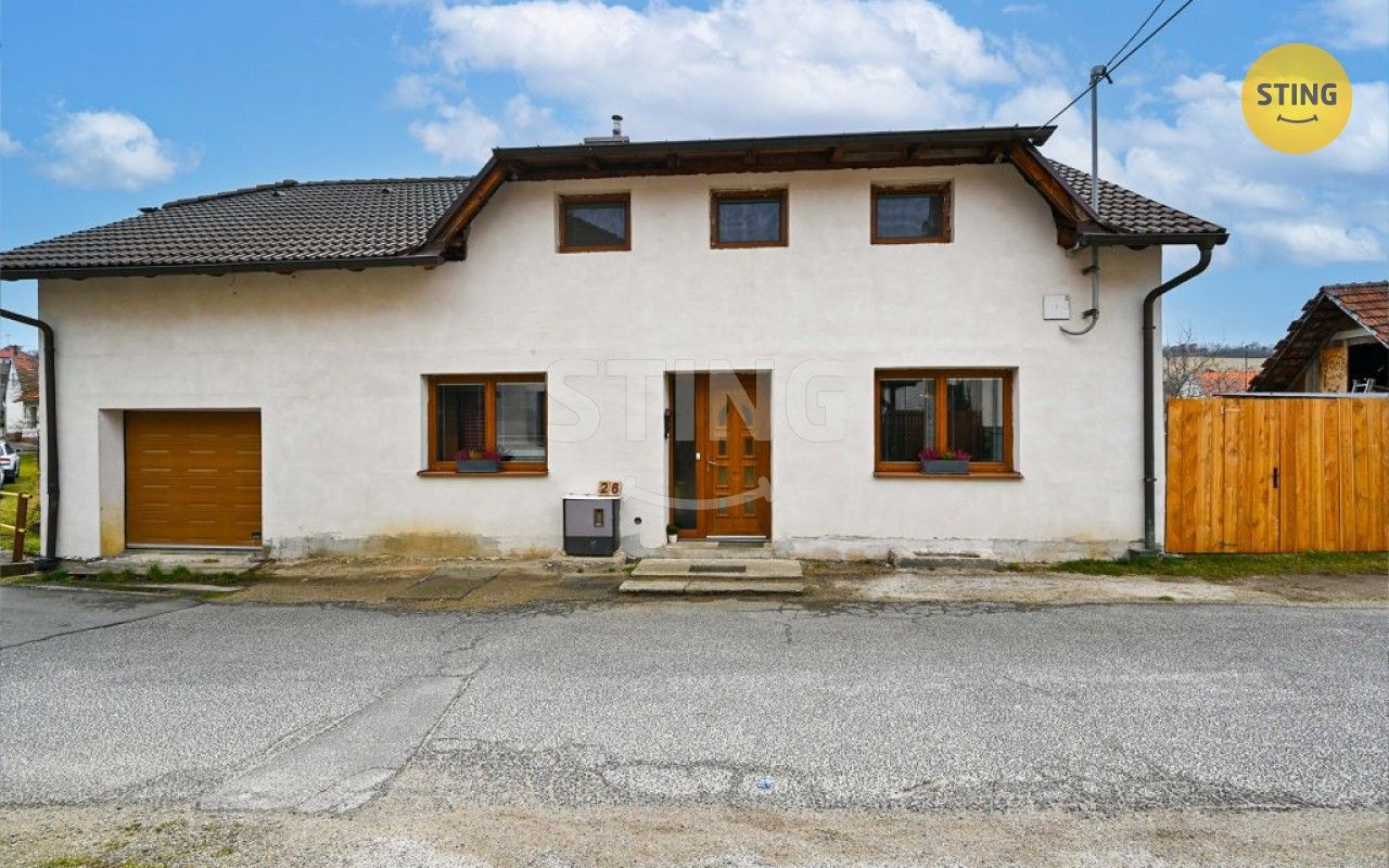 Rodinné domy, Komňa, 238 m²