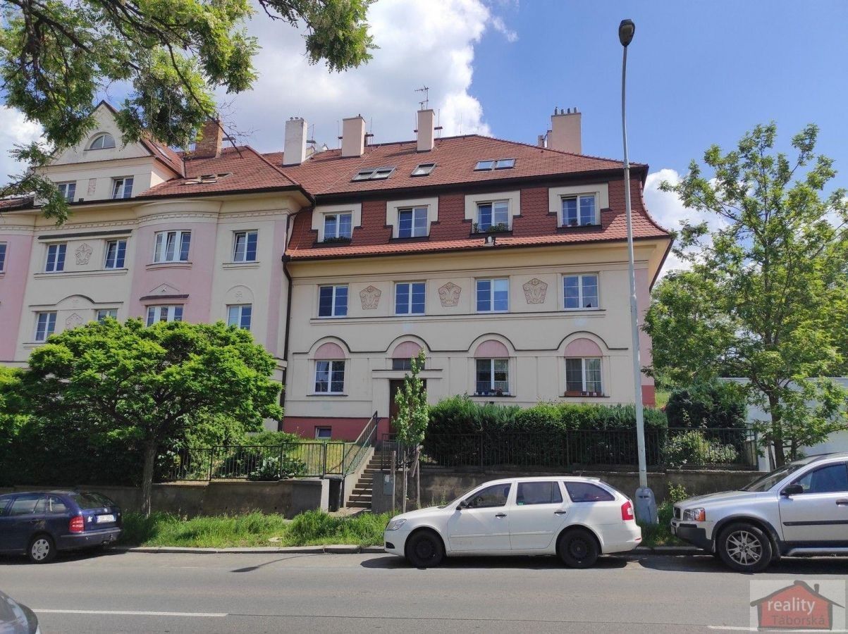 4+kk, Peroutkova, Praha, 176 m²