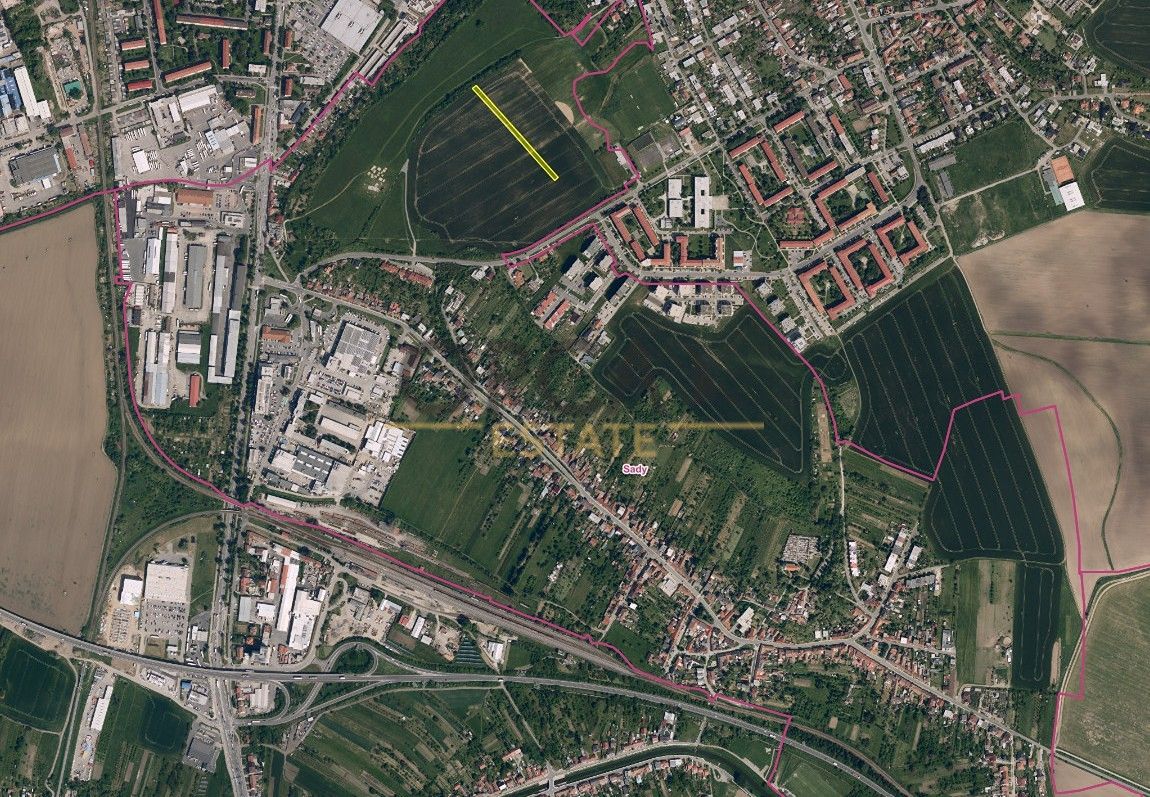 Prodej pozemek - Uherské Hradiště, 686 01, 2 307 m²