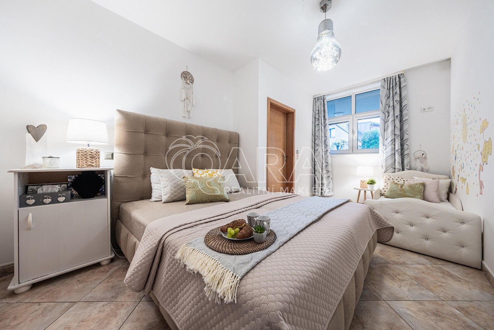 3+kk, Na Plískavě, Praha, 106 m²