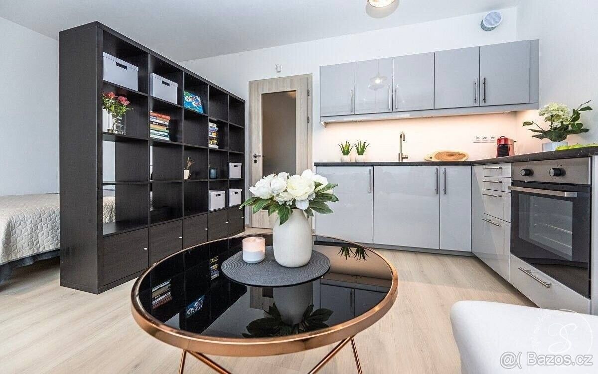 1+kk, Praha, 155 00, 76 m²