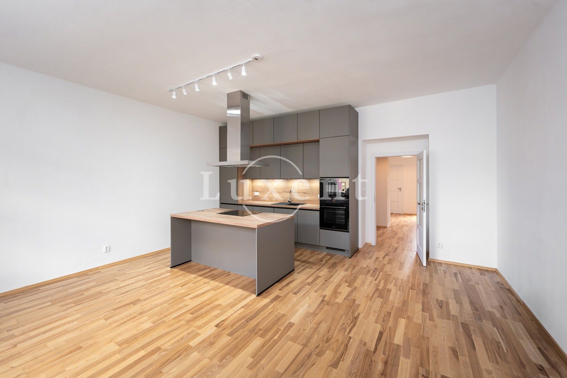 2+kk, Vinohradská, Praha, 68 m²