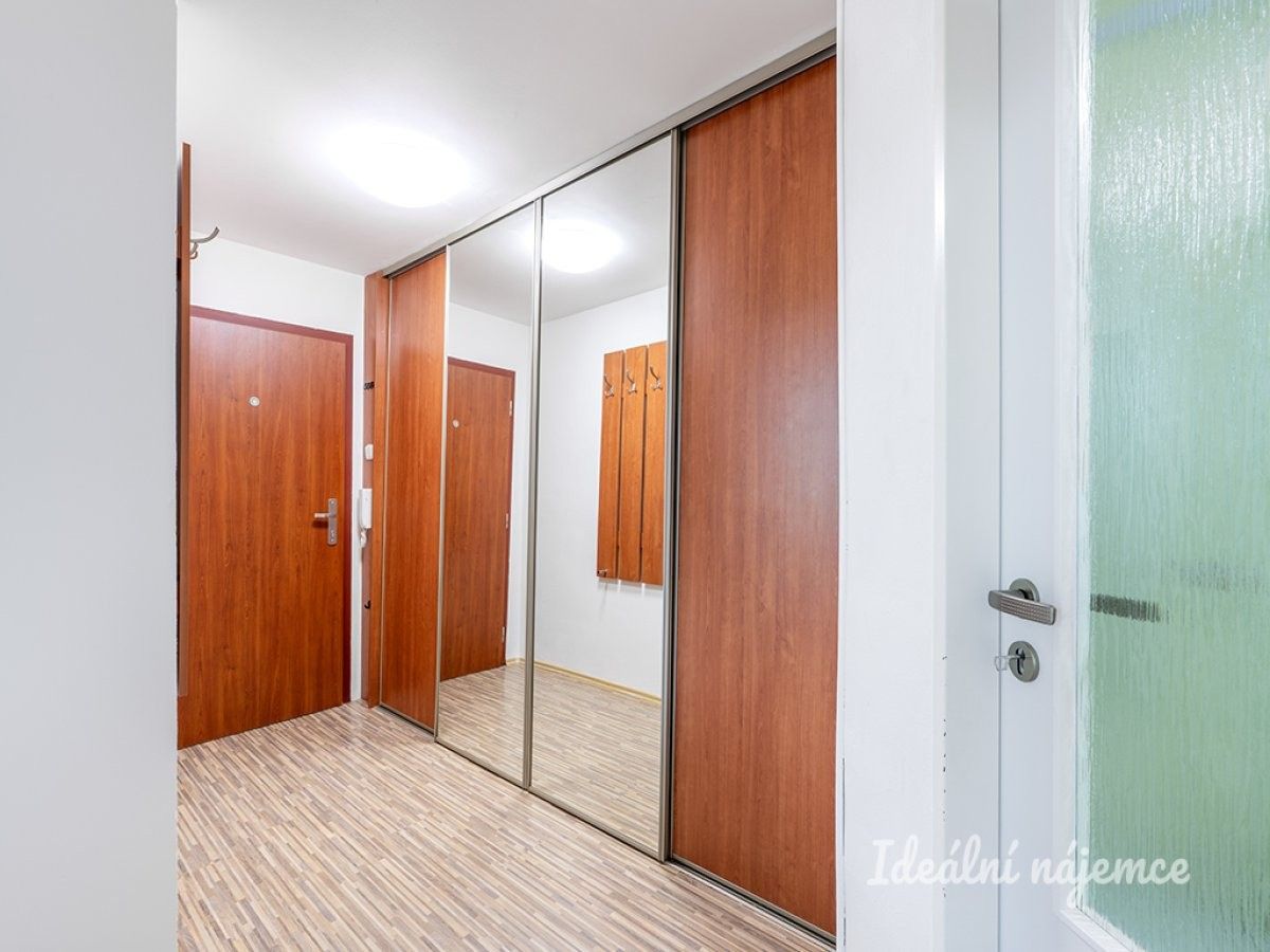 Pronájem byt 2+kk - Čestmírova, Praha, 43 m²