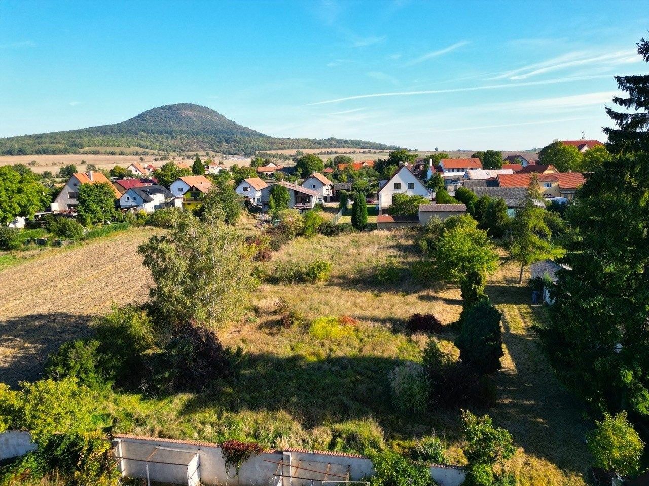Pozemky pro bydlení, Mnetěš, 3 559 m²