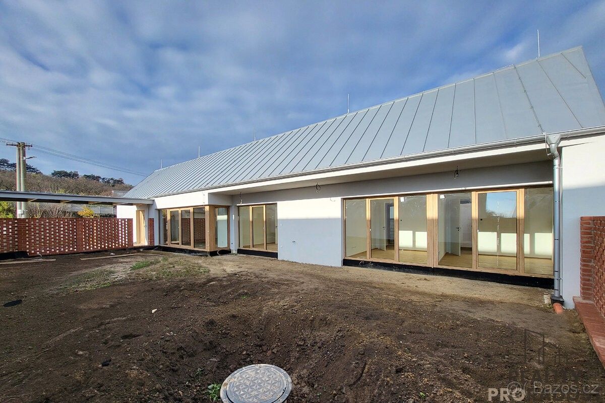 Prodej dům - Miroslav, 671 72, 106 m²