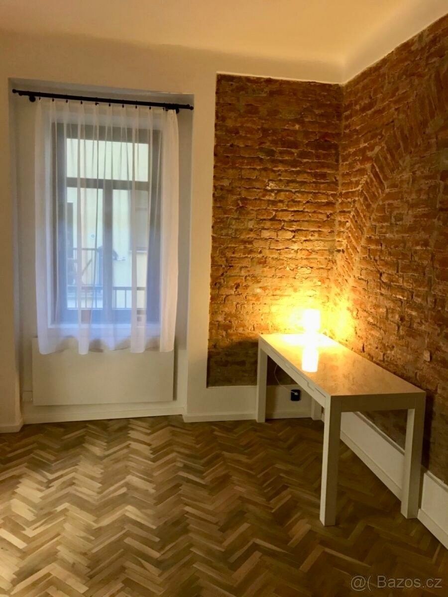 1+1, Praha, 186 00, 27 m²