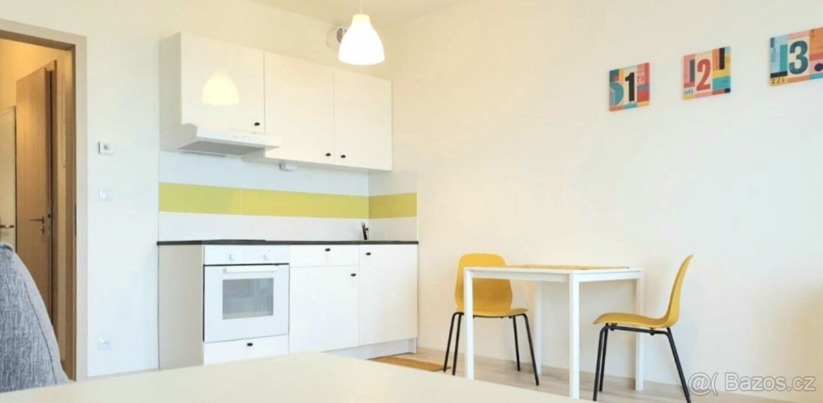 1+kk, Praha, 109 00, 33 m²