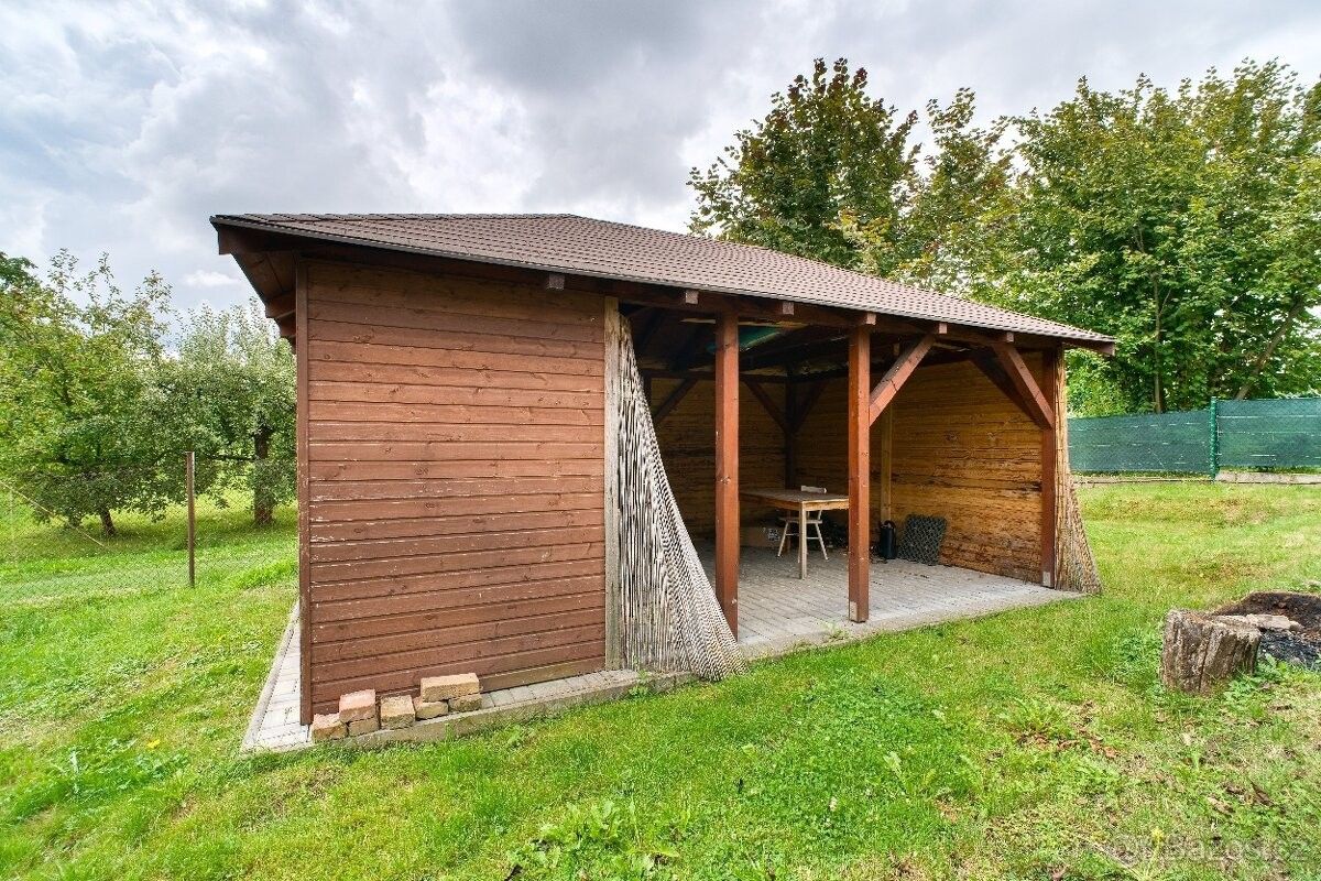 Zahrady, Kunín, 742 53, 377 m²