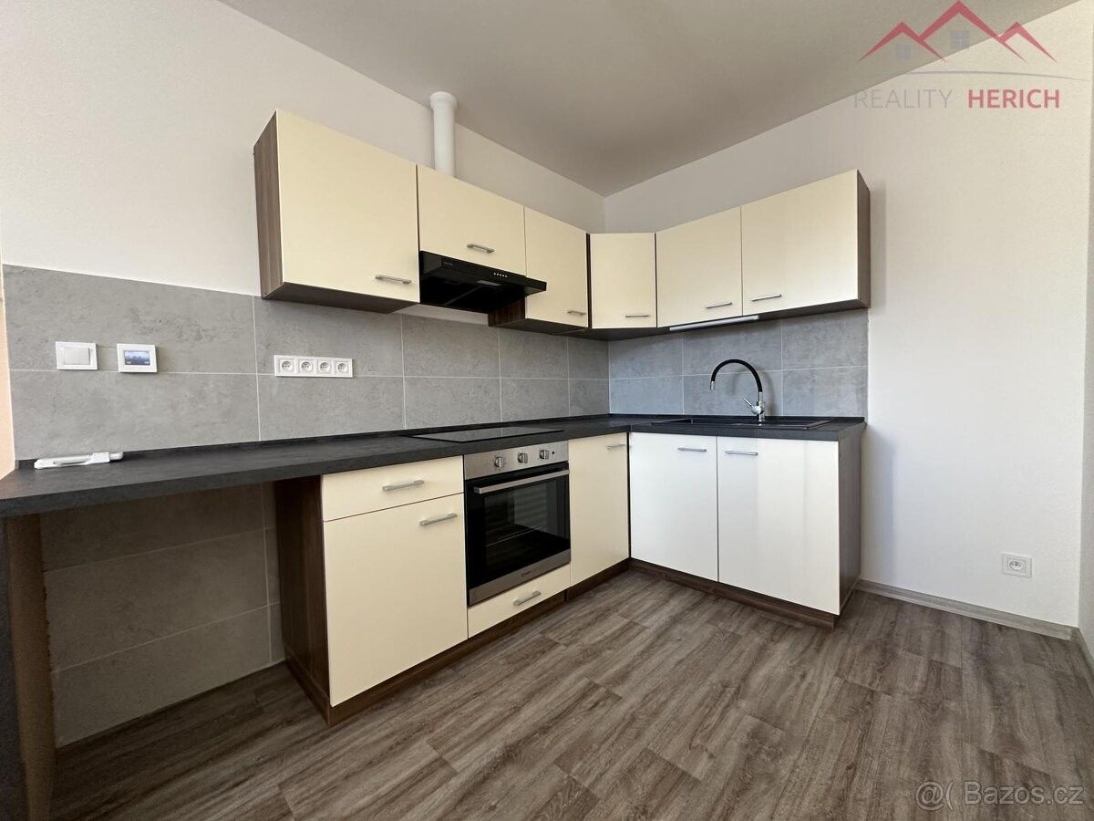 3+1, Chomutov, 430 03, 68 m²