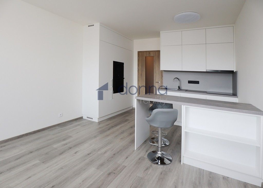 Pronájem byt 1+kk - Praha, 149 00, 33 m²