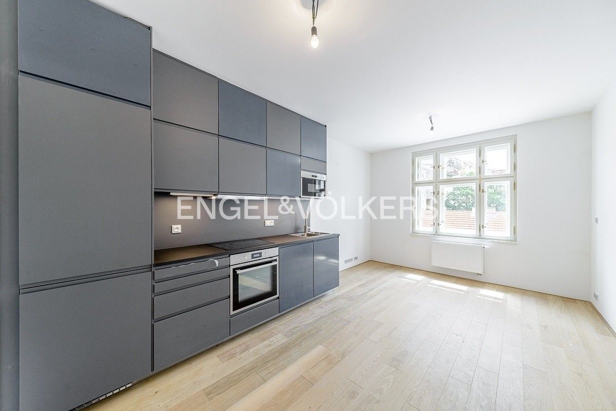 2+kk, Bořivojova, Praha, 36 m²