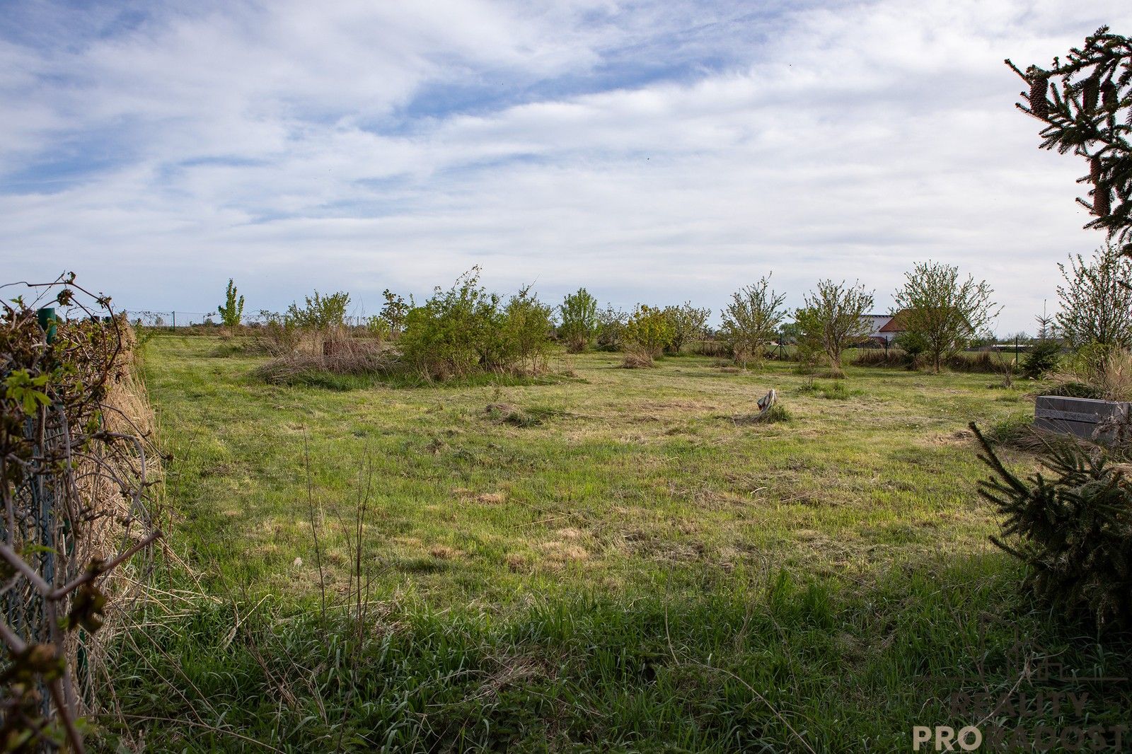 Pozemky pro bydlení, Dolní Břežany, 1 766 m²